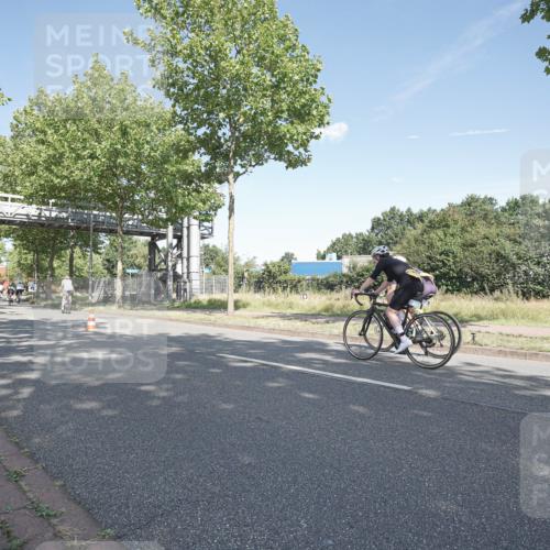 09.08.2026 - GEWOBA Citytriathlon Bremen Michael Burmester http://msf.ph/oto/9953715 09.08.2026 10:49:57 Radfahren 317, 334, 410, 458, 489 meine-sportfotos.de