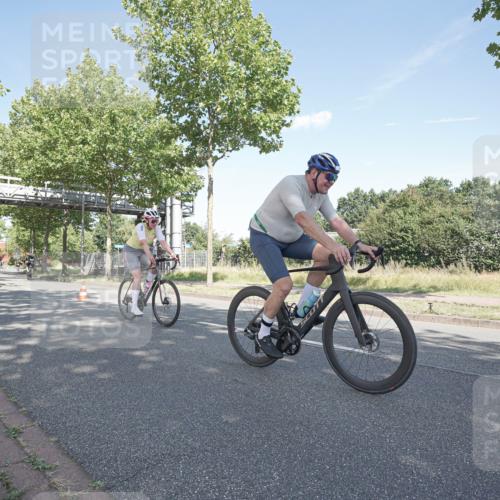 09.08.2026 - GEWOBA Citytriathlon Bremen Michael Burmester http://msf.ph/oto/9953777 09.08.2026 10:50:43 Radfahren 1, 7, 83, 137, 167, 313, 337, 450, 470, 481, 482, 486, 526, 532 meine-sportfotos.de