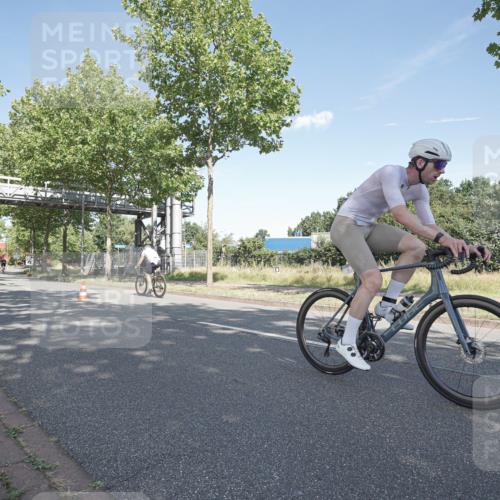 09.08.2026 - GEWOBA Citytriathlon Bremen Michael Burmester http://msf.ph/oto/9953789 09.08.2026 10:50:47 Radfahren 1, 7, 83, 137, 167, 313, 337, 370, 470, 481, 482, 486, 526, 532 meine-sportfotos.de