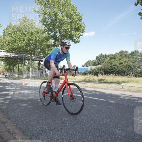 09.08.2026 - GEWOBA Citytriathlon Bremen Michael Burmester http://msf.ph/oto/9953791 09.08.2026 10:50:49 Radfahren 1, 7, 83, 137, 167, 313, 330, 337, 370, 452, 470, 481, 482, 486, 526, 532 meine-sportfotos.de