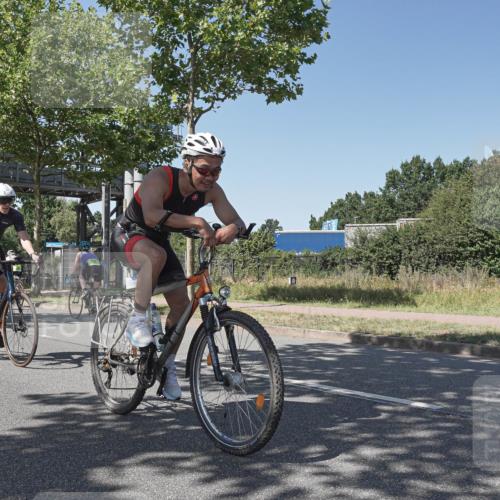 09.08.2026 - GEWOBA Citytriathlon Bremen Michael Burmester http://msf.ph/oto/9953792 09.08.2026 14:22:36 Radfahren 104, 275, 298, 381, 389, 394, 397, 411, 413 meine-sportfotos.de