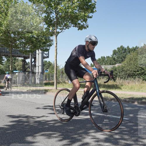 09.08.2026 - GEWOBA Citytriathlon Bremen Michael Burmester http://msf.ph/oto/9953794 09.08.2026 14:22:36 Radfahren 104, 275, 298, 381, 389, 394, 397, 411, 413 meine-sportfotos.de