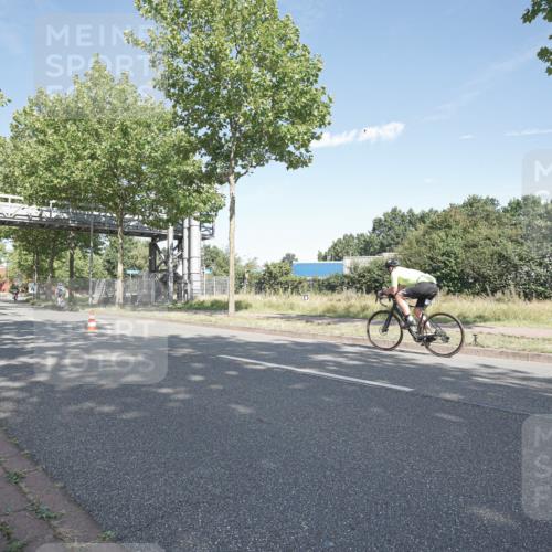 09.08.2026 - GEWOBA Citytriathlon Bremen Michael Burmester http://msf.ph/oto/9953885 09.08.2026 10:52:20 Radfahren 15, 43, 374, 443, 483 meine-sportfotos.de