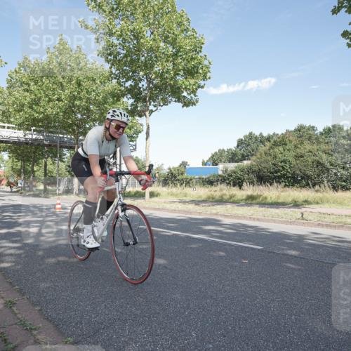 09.08.2026 - GEWOBA Citytriathlon Bremen Michael Burmester http://msf.ph/oto/9953966 09.08.2026 10:53:36 Radfahren 3, 19, 21, 107, 139, 151, 179, 423, 433, 439, 461, 477, 495 meine-sportfotos.de