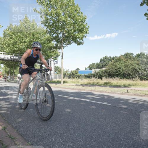 09.08.2026 - GEWOBA Citytriathlon Bremen Michael Burmester http://msf.ph/oto/9953992 09.08.2026 10:53:52 Radfahren 153, 193, 292, 367, 433, 492, 501 meine-sportfotos.de