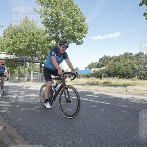 09.08.2026 - GEWOBA Citytriathlon Bremen Michael Burmester http://msf.ph/oto/9954033 09.08.2026 10:54:29 Radfahren 13, 17, 33, 87, 111, 143, 223, 331, 436, 467, 490, 509, 514 meine-sportfotos.de