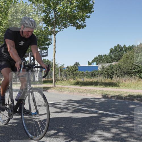 09.08.2026 - GEWOBA Citytriathlon Bremen Michael Burmester http://msf.ph/oto/9954044 09.08.2026 14:26:00 Radfahren 78, 185, 189, 387, 392, 406, 474, 476 meine-sportfotos.de