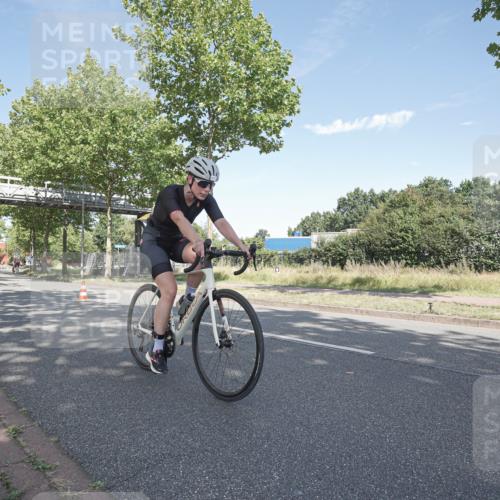 09.08.2026 - GEWOBA Citytriathlon Bremen Michael Burmester http://msf.ph/oto/9954045 09.08.2026 10:54:34 Radfahren 13, 17, 33, 87, 111, 143, 185, 195, 223, 331, 436, 467, 490, 509, 514, 531 meine-sportfotos.de