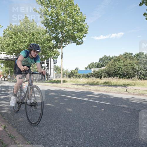 09.08.2026 - GEWOBA Citytriathlon Bremen Michael Burmester http://msf.ph/oto/9954063 09.08.2026 10:54:56 Radfahren 37, 135, 201, 207, 303, 390, 444, 476, 513, 530 meine-sportfotos.de