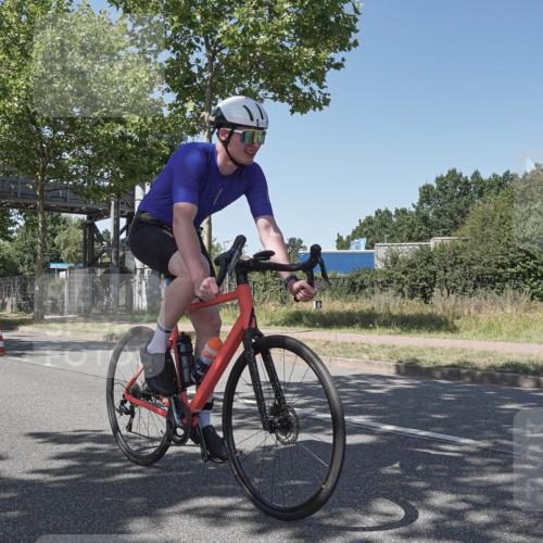 09.08.2026 - GEWOBA Citytriathlon Bremen Michael Burmester http://msf.ph/oto/9954083 09.08.2026 14:26:38 Radfahren 15, 16, 29, 178, 408, 504 meine-sportfotos.de