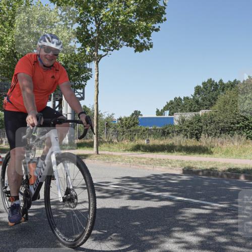 09.08.2026 - GEWOBA Citytriathlon Bremen Michael Burmester http://msf.ph/oto/9954103 09.08.2026 14:27:07 Radfahren 1, 59, 156, 427, 447, 461 meine-sportfotos.de