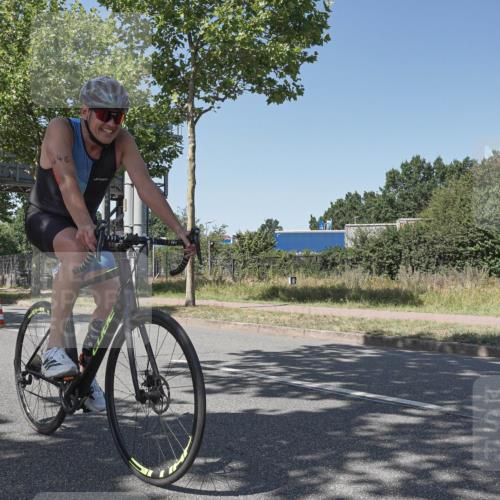 09.08.2026 - GEWOBA Citytriathlon Bremen Michael Burmester http://msf.ph/oto/9954131 09.08.2026 14:27:46 Radfahren 81, 251, 443, 446 meine-sportfotos.de