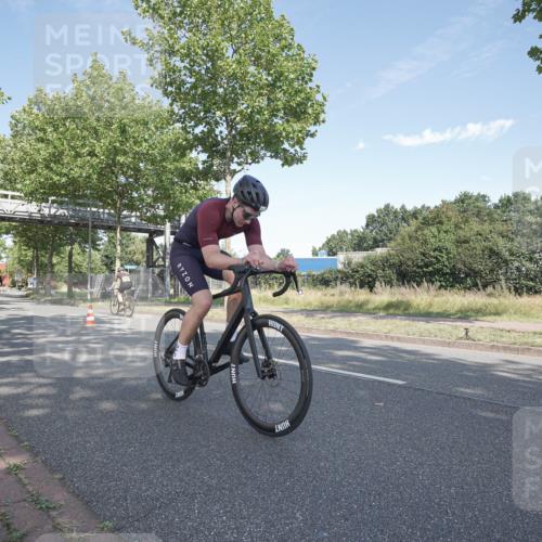 09.08.2026 - GEWOBA Citytriathlon Bremen Michael Burmester http://msf.ph/oto/9954226 09.08.2026 10:57:24 Radfahren 183, 191, 205, 281 meine-sportfotos.de