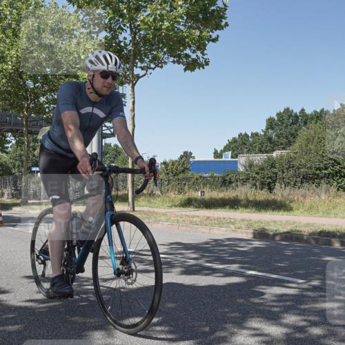 09.08.2026 - GEWOBA Citytriathlon Bremen Michael Burmester http://msf.ph/oto/9954227 09.08.2026 14:29:03 Radfahren 13, 33, 46, 68, 71, 84, 97, 114, 117, 124, 129, 150, 154, 162, 498 meine-sportfotos.de