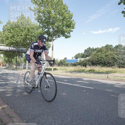 09.08.2026 - GEWOBA Citytriathlon Bremen Michael Burmester http://msf.ph/oto/9954232 09.08.2026 10:57:36 Radfahren 117, 205, 451, 462 meine-sportfotos.de