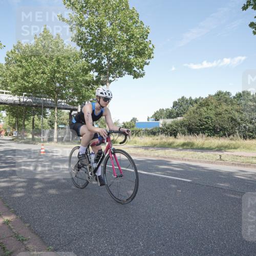 09.08.2026 - GEWOBA Citytriathlon Bremen Michael Burmester http://msf.ph/oto/9954234 09.08.2026 10:57:41 Radfahren 117, 451, 462 meine-sportfotos.de