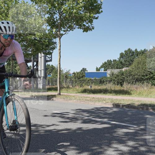 09.08.2026 - GEWOBA Citytriathlon Bremen Michael Burmester http://msf.ph/oto/9954252 09.08.2026 14:29:36 Radfahren 35, 123, 143, 144, 294 meine-sportfotos.de