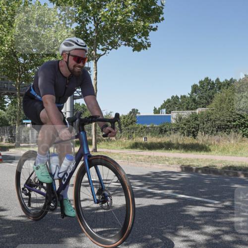 09.08.2026 - GEWOBA Citytriathlon Bremen Michael Burmester http://msf.ph/oto/9954256 09.08.2026 14:29:37 Radfahren 35, 123, 143, 144, 294 meine-sportfotos.de