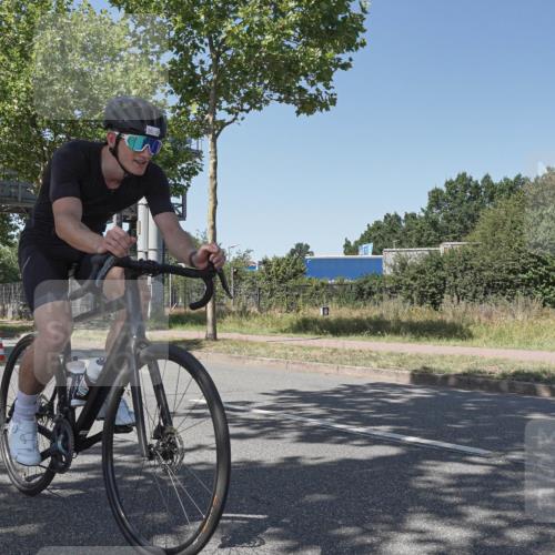 09.08.2026 - GEWOBA Citytriathlon Bremen Michael Burmester http://msf.ph/oto/9954334 09.08.2026 14:30:35 Radfahren 27, 36, 79, 118, 128, 159, 186, 270, 374, 433 meine-sportfotos.de