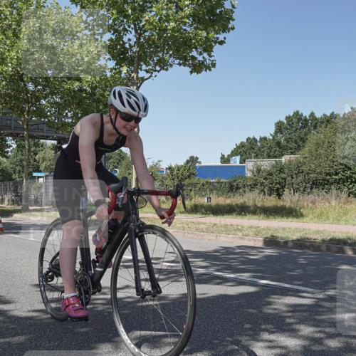 09.08.2026 - GEWOBA Citytriathlon Bremen Michael Burmester http://msf.ph/oto/9954336 09.08.2026 14:30:36 Radfahren 27, 36, 79, 118, 128, 135, 159, 186, 270, 374, 433 meine-sportfotos.de