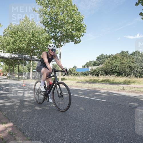 09.08.2026 - GEWOBA Citytriathlon Bremen Michael Burmester http://msf.ph/oto/9954353 09.08.2026 11:01:49 Radfahren 9, 469 meine-sportfotos.de