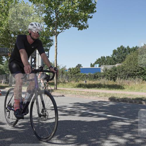 09.08.2026 - GEWOBA Citytriathlon Bremen Michael Burmester http://msf.ph/oto/9954356 09.08.2026 14:30:54 Radfahren 45, 54, 60, 73, 91, 92, 105, 125, 128, 135, 200, 353 meine-sportfotos.de