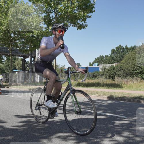 09.08.2026 - GEWOBA Citytriathlon Bremen Michael Burmester http://msf.ph/oto/9954362 09.08.2026 14:30:57 Radfahren 45, 54, 60, 73, 91, 92, 98, 105, 125, 200, 353 meine-sportfotos.de