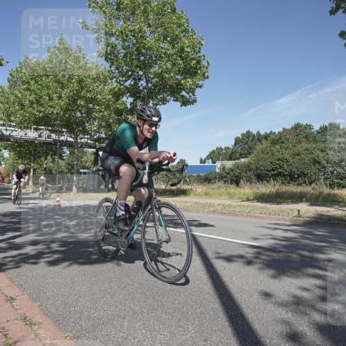 09.08.2026 - GEWOBA Citytriathlon Bremen Michael Burmester http://msf.ph/oto/9954487 09.08.2026 12:04:12 Radfahren 595, 678 meine-sportfotos.de