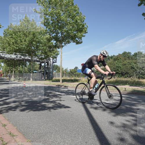 09.08.2026 - GEWOBA Citytriathlon Bremen Michael Burmester http://msf.ph/oto/9954489 09.08.2026 12:04:13 Radfahren 595, 678 meine-sportfotos.de
