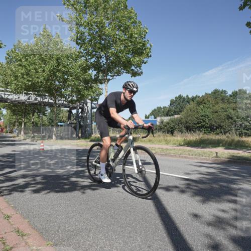 09.08.2026 - GEWOBA Citytriathlon Bremen Michael Burmester http://msf.ph/oto/9954491 09.08.2026 12:04:35 Radfahren 682 meine-sportfotos.de