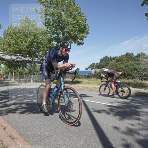 09.08.2026 - GEWOBA Citytriathlon Bremen Michael Burmester http://msf.ph/oto/9954495 09.08.2026 12:04:46 Radfahren 667, 682 meine-sportfotos.de