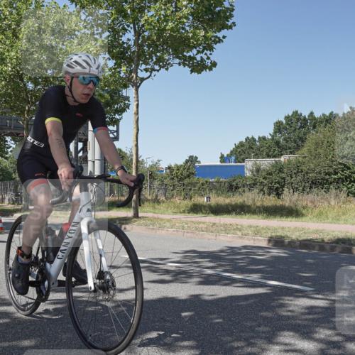 09.08.2026 - GEWOBA Citytriathlon Bremen Michael Burmester http://msf.ph/oto/9954503 09.08.2026 14:33:20 Radfahren 17, 86, 158, 179, 180, 265, 354, 395 meine-sportfotos.de