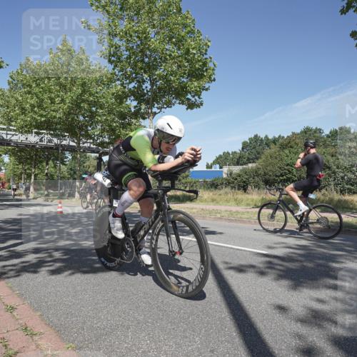 09.08.2026 - GEWOBA Citytriathlon Bremen Michael Burmester http://msf.ph/oto/9954504 09.08.2026 12:04:55 Radfahren 667, 668 meine-sportfotos.de