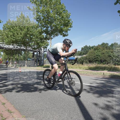 09.08.2026 - GEWOBA Citytriathlon Bremen Michael Burmester http://msf.ph/oto/9954520 09.08.2026 12:05:33 Radfahren 541, 560, 562, 623, 695, 696, 757, 1110 meine-sportfotos.de