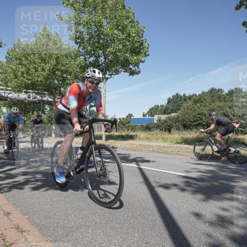 09.08.2026 - GEWOBA Citytriathlon Bremen Michael Burmester http://msf.ph/oto/9954522 09.08.2026 12:05:36 Radfahren 541, 560, 562, 623, 695, 696, 757, 1110 meine-sportfotos.de