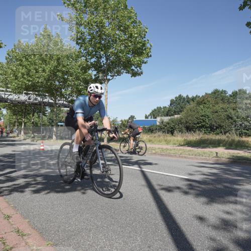 09.08.2026 - GEWOBA Citytriathlon Bremen Michael Burmester http://msf.ph/oto/9954524 09.08.2026 12:05:37 Radfahren 541, 560, 562, 623, 695, 696, 757, 1110 meine-sportfotos.de