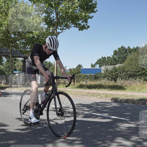 09.08.2026 - GEWOBA Citytriathlon Bremen Michael Burmester http://msf.ph/oto/9954537 09.08.2026 14:33:38 Radfahren 38, 74, 82, 146, 218, 232, 263, 308, 371, 470 meine-sportfotos.de