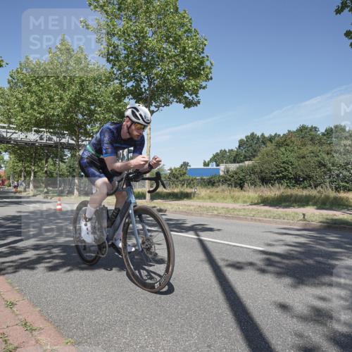 09.08.2026 - GEWOBA Citytriathlon Bremen Michael Burmester http://msf.ph/oto/9954540 09.08.2026 12:05:56 Radfahren 694 meine-sportfotos.de