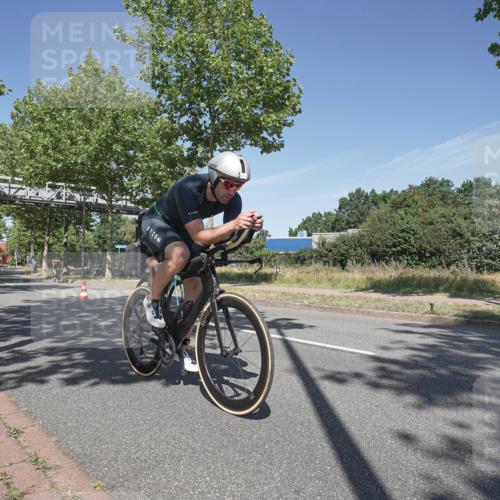 09.08.2026 - GEWOBA Citytriathlon Bremen Michael Burmester http://msf.ph/oto/9954546 09.08.2026 12:06:14 Radfahren 559, 664, 687 meine-sportfotos.de