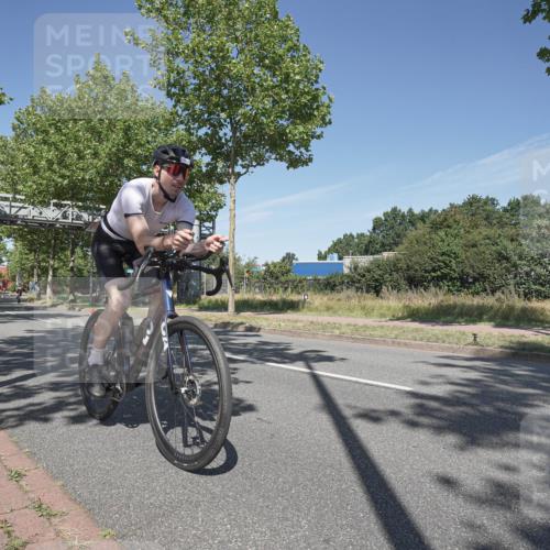09.08.2026 - GEWOBA Citytriathlon Bremen Michael Burmester http://msf.ph/oto/9954548 09.08.2026 12:06:15 Radfahren 559, 664, 687, 701 meine-sportfotos.de