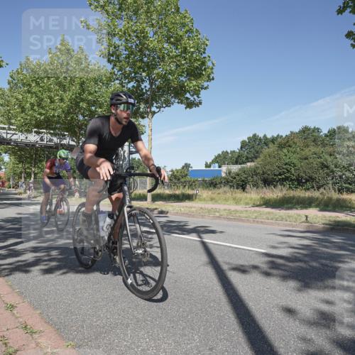09.08.2026 - GEWOBA Citytriathlon Bremen Michael Burmester http://msf.ph/oto/9954552 09.08.2026 12:06:21 Radfahren 559, 571, 604, 651, 664, 687, 701 meine-sportfotos.de