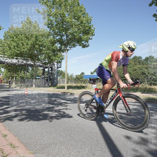 09.08.2026 - GEWOBA Citytriathlon Bremen Michael Burmester http://msf.ph/oto/9954554 09.08.2026 12:06:21 Radfahren 559, 571, 604, 651, 664, 687, 701 meine-sportfotos.de