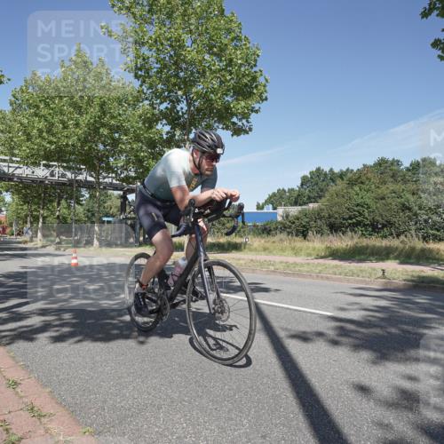 09.08.2026 - GEWOBA Citytriathlon Bremen Michael Burmester http://msf.ph/oto/9954558 09.08.2026 12:06:27 Radfahren 559, 571, 604, 651, 664, 701, 707 meine-sportfotos.de