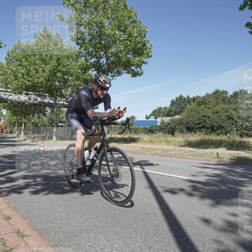 09.08.2026 - GEWOBA Citytriathlon Bremen Michael Burmester http://msf.ph/oto/9954559 09.08.2026 12:06:33 Radfahren 571, 604, 651, 701, 707, 720 meine-sportfotos.de