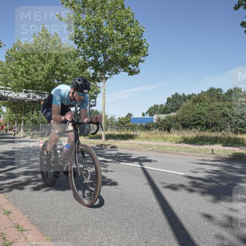 09.08.2026 - GEWOBA Citytriathlon Bremen Michael Burmester http://msf.ph/oto/9954605 09.08.2026 12:07:45 Radfahren 572, 577, 586, 614, 649, 761, 1001 meine-sportfotos.de