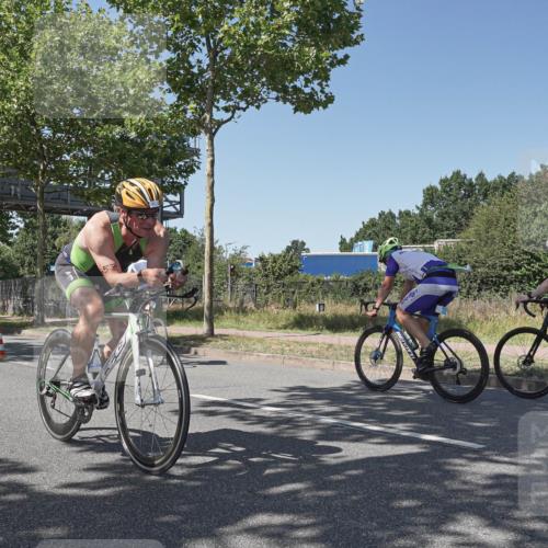 09.08.2026 - GEWOBA Citytriathlon Bremen Michael Burmester http://msf.ph/oto/9954614 09.08.2026 14:34:45 Radfahren 182, 217, 378, 457 meine-sportfotos.de