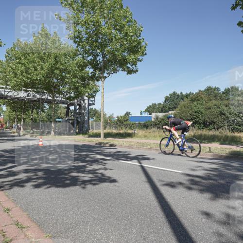 09.08.2026 - GEWOBA Citytriathlon Bremen Michael Burmester http://msf.ph/oto/9954621 09.08.2026 12:08:01 Radfahren 577, 705, 787, 1001 meine-sportfotos.de
