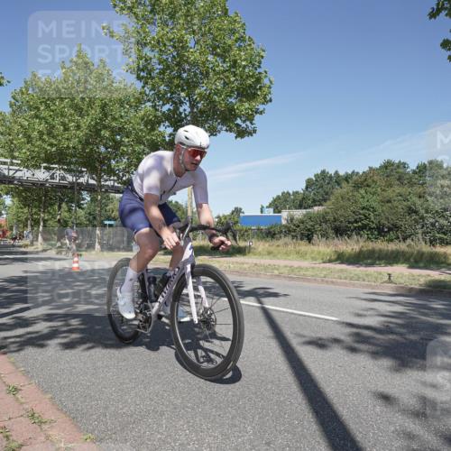 09.08.2026 - GEWOBA Citytriathlon Bremen Michael Burmester http://msf.ph/oto/9954627 09.08.2026 12:08:10 Radfahren 671, 787 meine-sportfotos.de