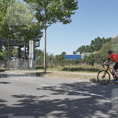 09.08.2026 - GEWOBA Citytriathlon Bremen Michael Burmester http://msf.ph/oto/9954647 09.08.2026 14:35:05 Radfahren 20, 37, 192, 220, 236, 260, 284, 351, 362, 404 meine-sportfotos.de