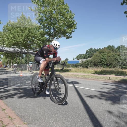 09.08.2026 - GEWOBA Citytriathlon Bremen Michael Burmester http://msf.ph/oto/9954658 09.08.2026 12:08:41 Radfahren 558, 602, 620, 643, 711 meine-sportfotos.de